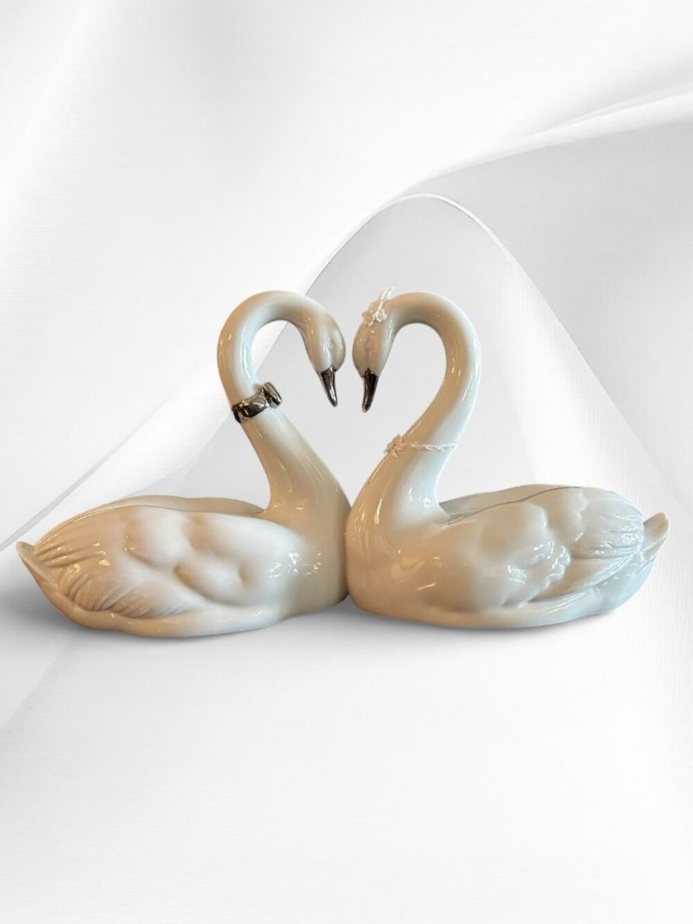 LLADRO ENDLESS LOVE #7049 SWANS BRIDAL ROMANCE HEART SILVER BOW TIE